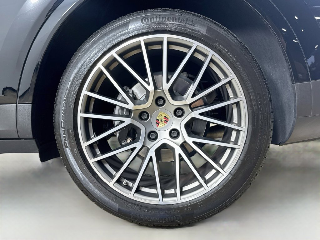 Used 2023 Porsche Cayenne AWD/4WD image 28