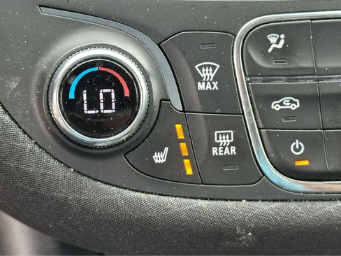 Used 2023 Chevrolet Malibu LT image 16