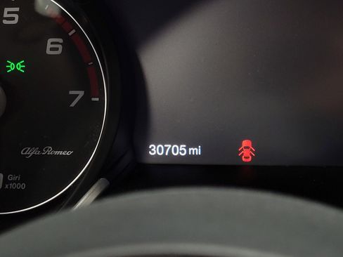 Used 2020 Alfa Romeo Giulia Ti w/ Quick Order Package 22X Lusso image 24