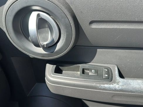 Used 2008 Dodge Nitro SXT image 36