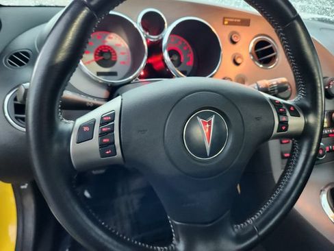 Used 2007 Pontiac Solstice Convertible w/ Premium Package RWD image 13
