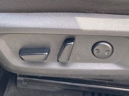 Used 2023 Nissan Rogue SV image 13