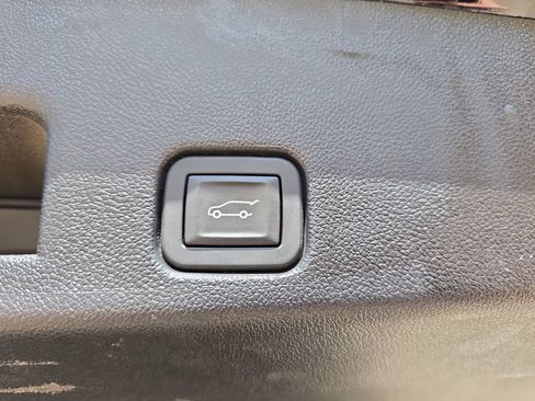 Used 2026 Chevrolet Traverse LT AWD/4WD image 14