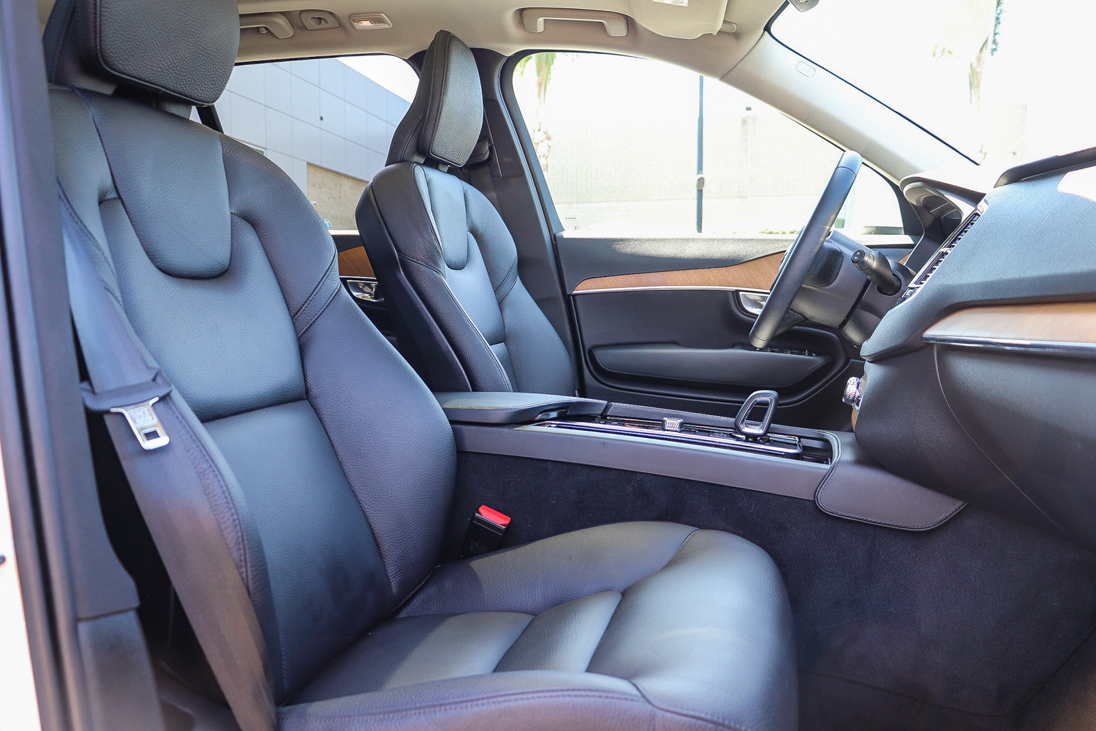 Used 2023 Volvo XC90 T8 Plus AWD/4WD image 17