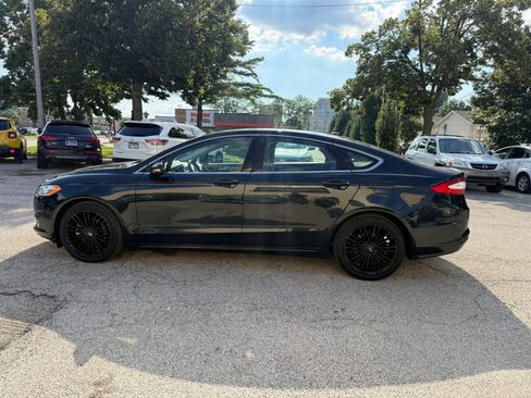 Used 2014 Ford Fusion SE w/ Equipment Group 202A FWD image 4