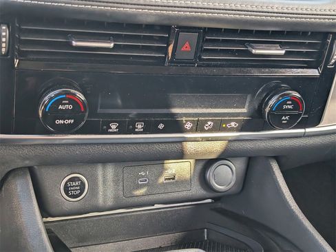 Certified 2022 Nissan Rogue SV image 19