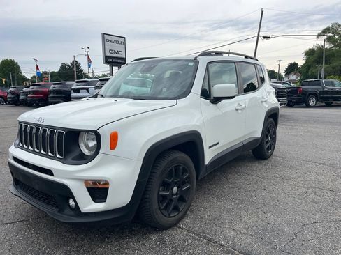 Used 2019 Jeep Renegade Latitude w/ Cold Weather Group FWD image 1