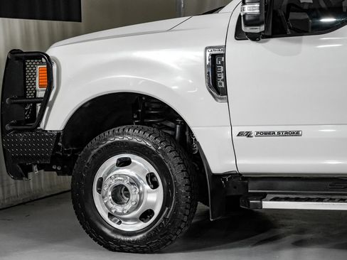 Used 2022 Ford F350 Lariat w/ Lariat Ultimate Package AWD/4WD image 12