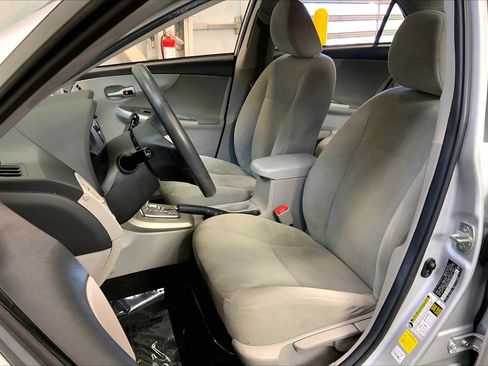 Used 2012 Toyota Corolla LE image 8