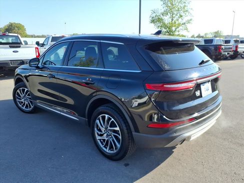 Used 2022 Lincoln Corsair Standard w/ Equipment Group 101A image 5