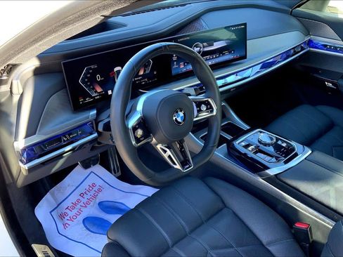 New 2025 BMW 760i xDrive w/ Luxury Rear Seating Package image 8