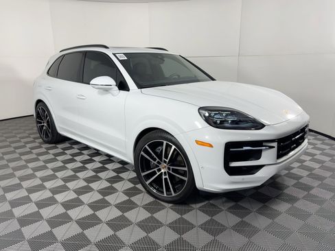 Used 2026 Porsche Cayenne AWD/4WD image 7