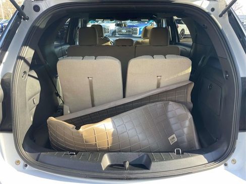 Used 2016 Ford Explorer XLT image 32
