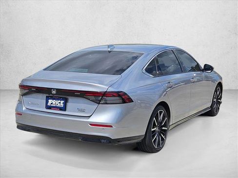 Used 2023 Honda Accord Touring image 5