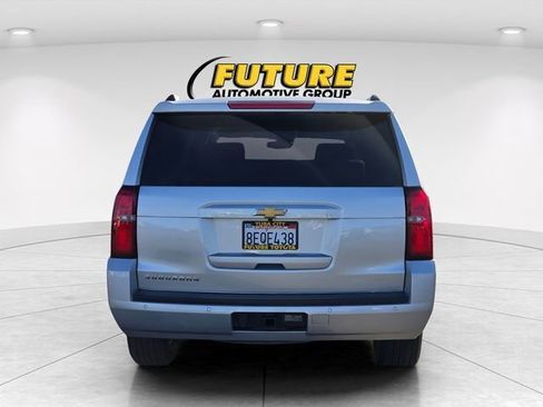 Used 2019 Chevrolet Suburban LT image 6