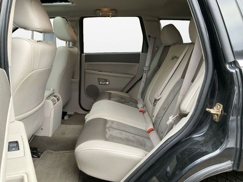 Used 2006 Jeep Grand Cherokee Overland w/ Skid Plate Group image 13