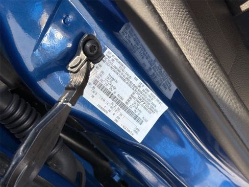 Used 2018 Ford Focus SE w/ SE Appearance Package FWD image 21
