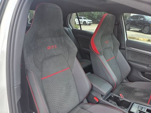 Used 2026 Volkswagen GTI SE FWD image 28