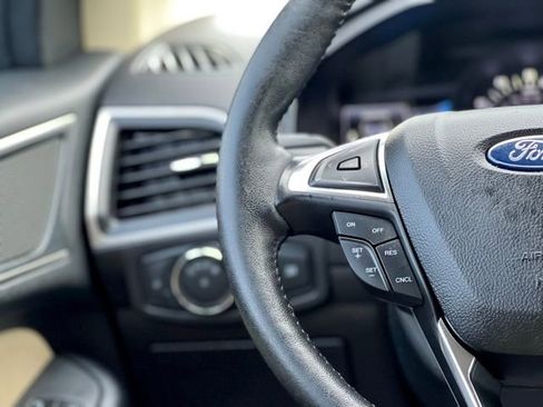 Used 2022 Ford Edge SEL image 35