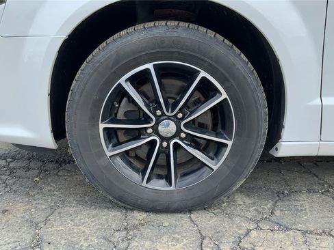 Used 2019 Dodge Grand Caravan GT FWD image 30