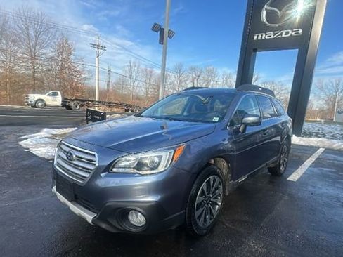 Used 2017 Subaru Outback 2.5i Limited image 2