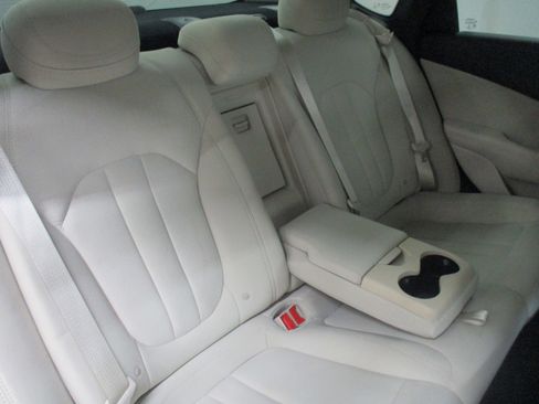 Used 2017 Chrysler 200 Limited w/ Convenience Group FWD image 12