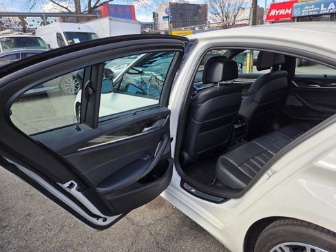 Used 2017 BMW 540i xDrive image 11