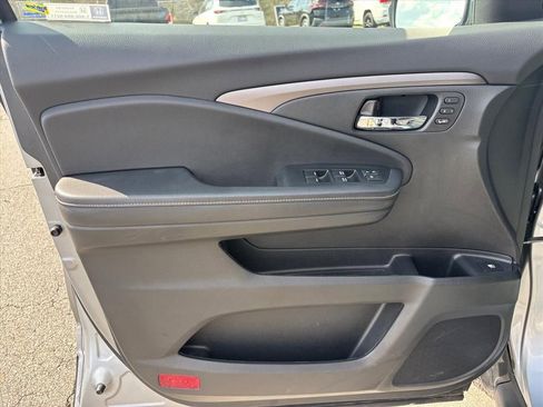 Used 2025 Honda Ridgeline RTL image 11