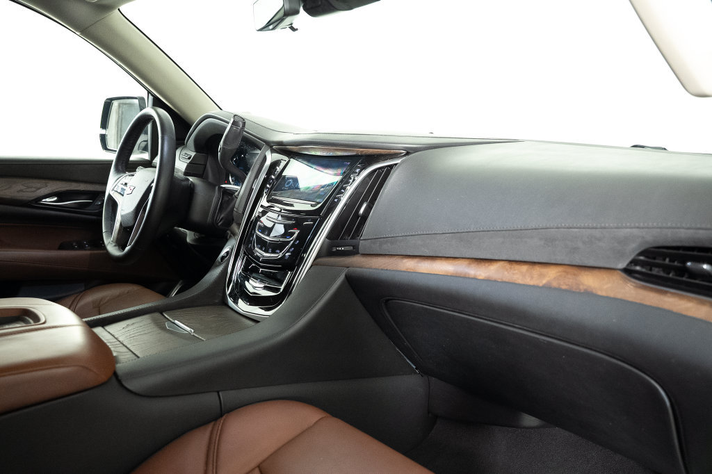 Used 2020 Cadillac Escalade Premium Luxury RWD image 36
