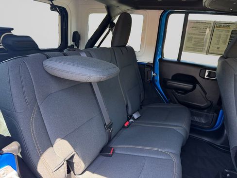 Used 2026 Jeep Wrangler Unlimited Sport AWD/4WD image 18