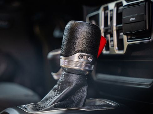 Used 2024 Jeep Wrangler Unlimited w/ Convenience Group image 32