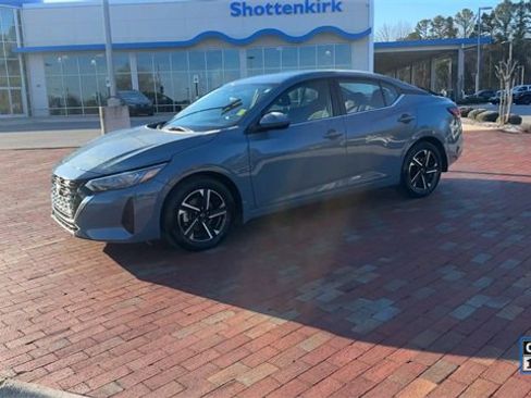 Used 2024 Nissan Sentra SV image 7