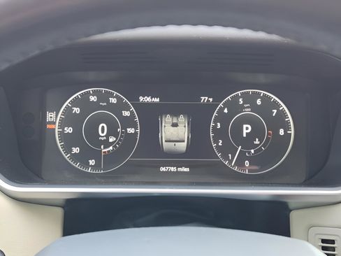 Used 2017 Land Rover Range Rover Sport HSE image 10