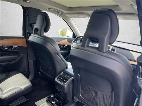 Used 2021 Volvo XC90 T6 Momentum AWD/4WD image 13