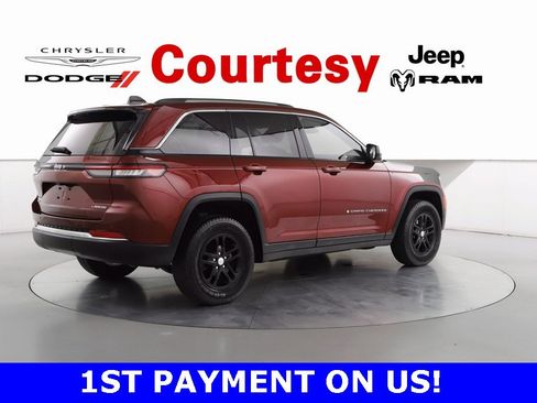 Certified 2023 Jeep Grand Cherokee Laredo w/ Luxury Tech Group I image 5
