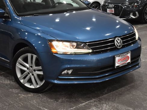 Used 2017 Volkswagen Jetta SEL image 3