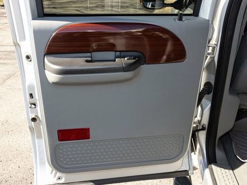 Used 2006 Ford F350 4x4 Crew Cab Super Duty image 47