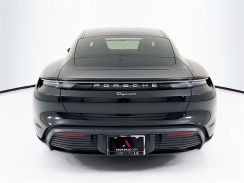 Used 2022 Porsche Taycan image 10