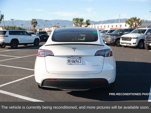 Used 2023 Tesla Model Y Performance image 4