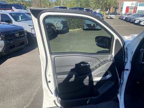 New 2026 Nissan Frontier SV image 11