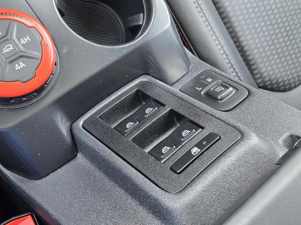 Used 2025 Ford Bronco Raptor AWD/4WD image 31