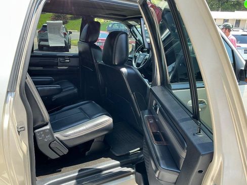 Used 2017 Ford Expedition EL Platinum RWD image 10