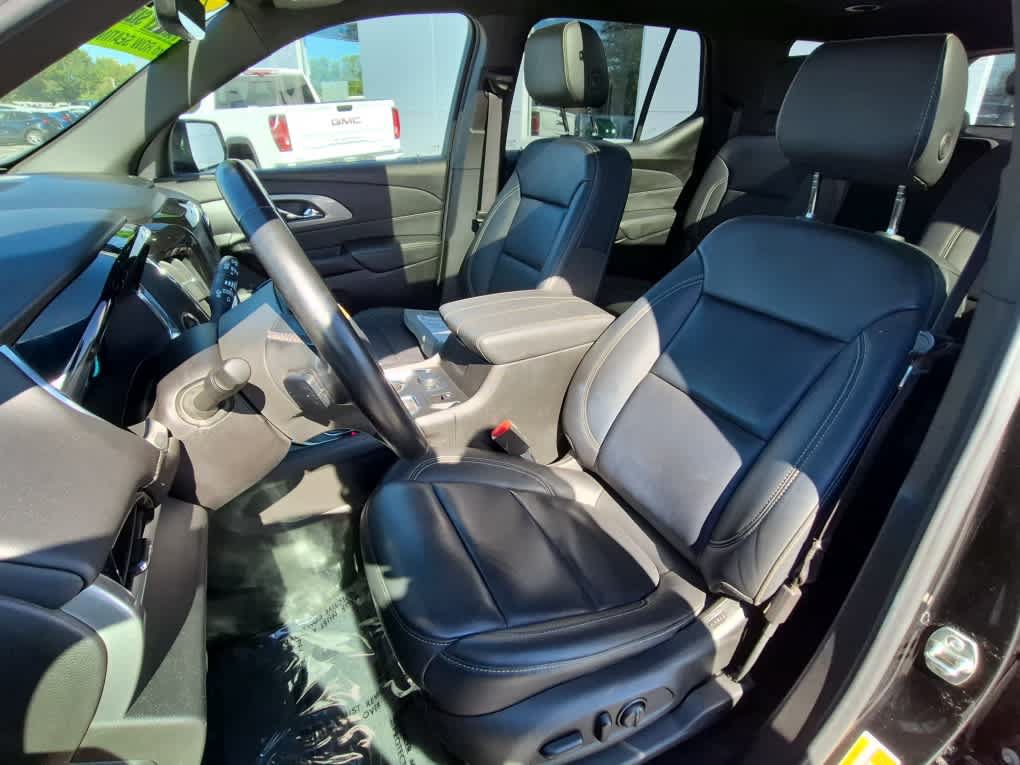 Used 2023 Chevrolet Traverse LT w/ LT Premium Package AWD/4WD image 12