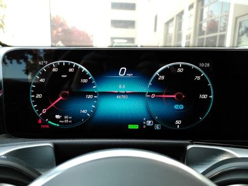 Used 2022 Mercedes-Benz EQB 300 4MATIC image 37