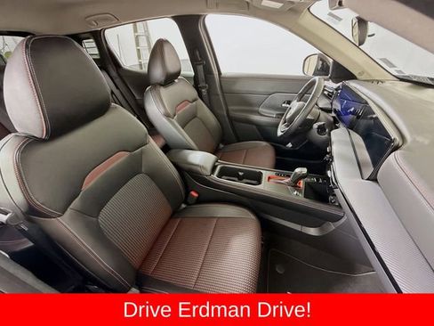 Used 2025 Nissan Kicks SR AWD/4WD image 23