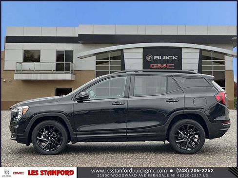 Used 2023 GMC Terrain SLE w/ Driver Convenience Package image 2