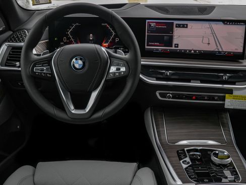 New 2026 BMW X5 xDrive50e w/ Executive Package image 13