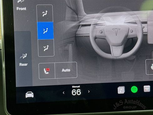 Used 2023 Tesla Model Y Long Range image 25