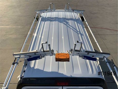 Used 2018 Chevrolet Express 2500 w/ Driver Convenience Package image 10