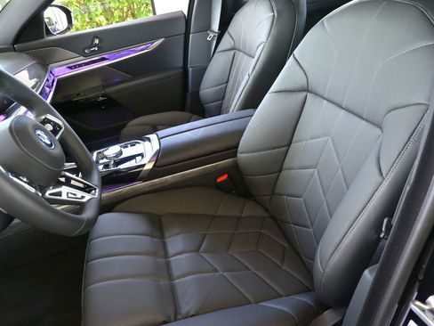 New 2024 BMW i7 eDrive50 w/ M Sport Package image 10